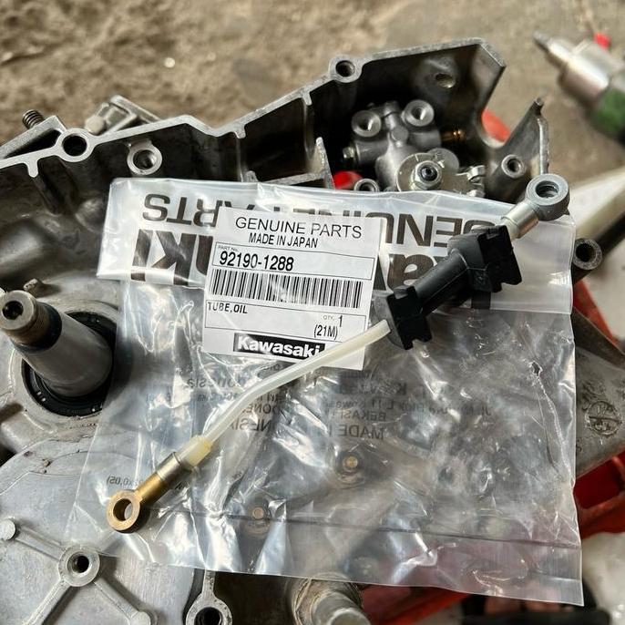 SELANG OLI SAMPING NINJA R SS RR ORINAL PART KAWASAKI 92190-1288 92190-1074