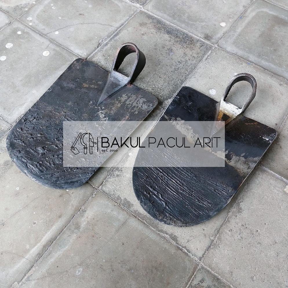 Ready CANGKUL PUPUK KLENYEHAN | PACUL SAWAH KROMPYONGAN DIRAL ANTI LENGKET CAP 888