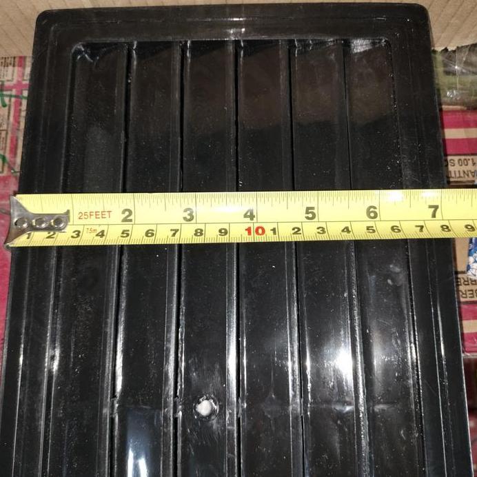ventilasi jalusi pintu pvc hitam kecil