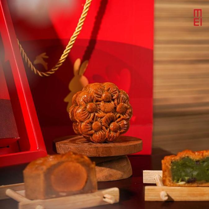 Torta- Premium Mooncake / Kue Bulan With Hongkong Ingredients