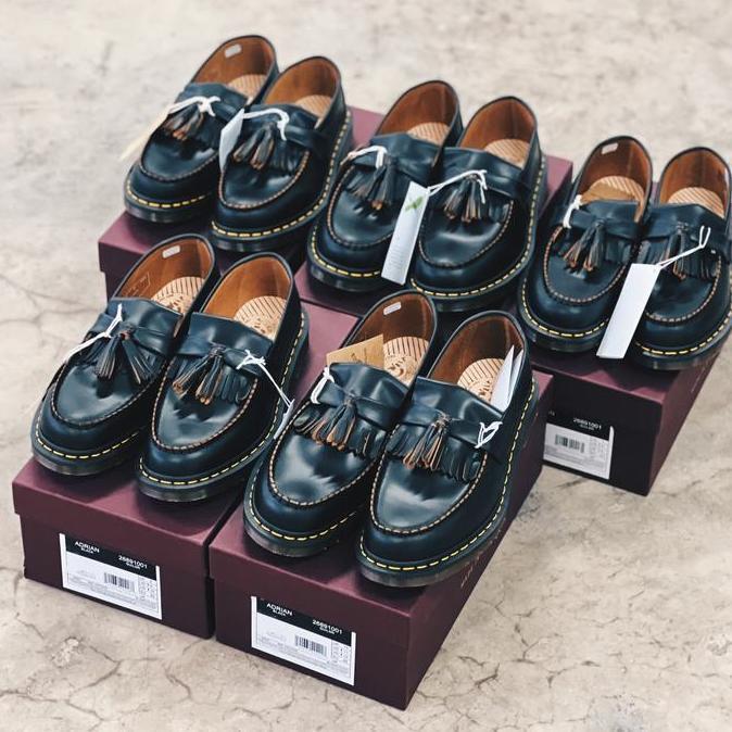 Sepatu Pria Sepatu Dr. Martens Adrian Tassel Black Quilon Made In England