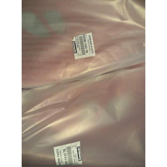 sayap luar atau cowling leg shield warna merah kawasaki blitz R atau