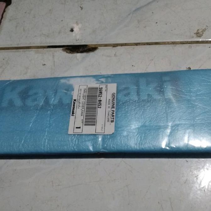 stiker emblem timbul tulisan kawasaki zx130 zx 130 orinal 56052-0452