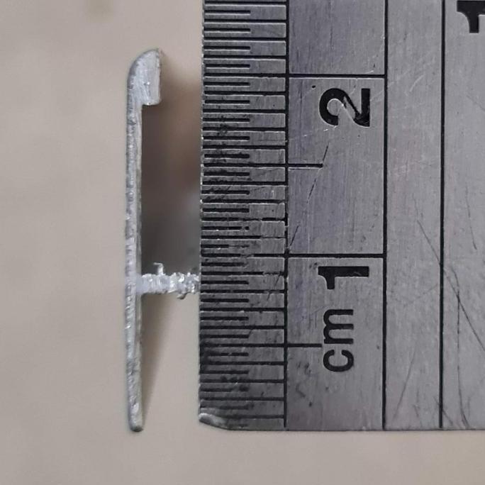 Youme- Rel Aluminium Etalase H U M