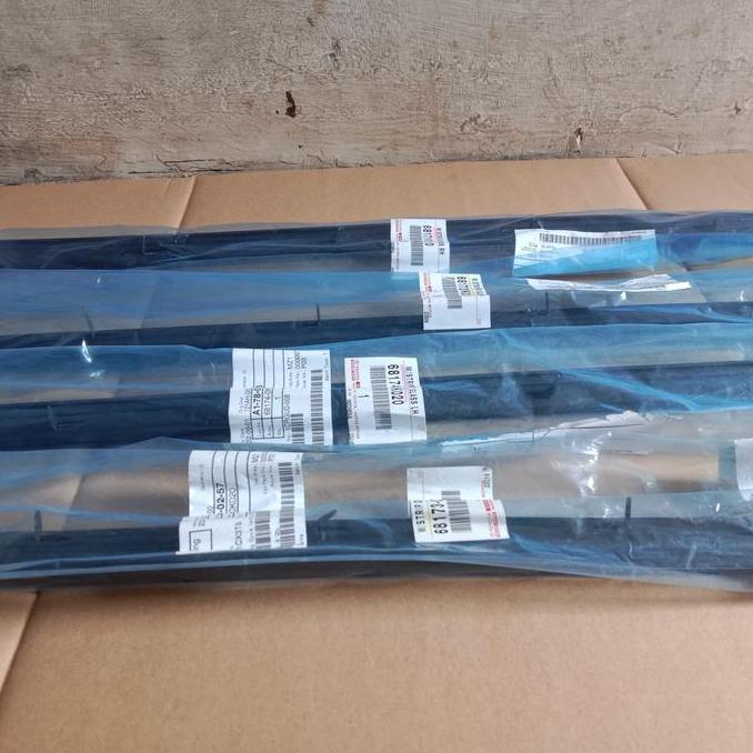 karet kaca pelipit bagian dalam Fortuner 2005 sampai 2015 Orinal