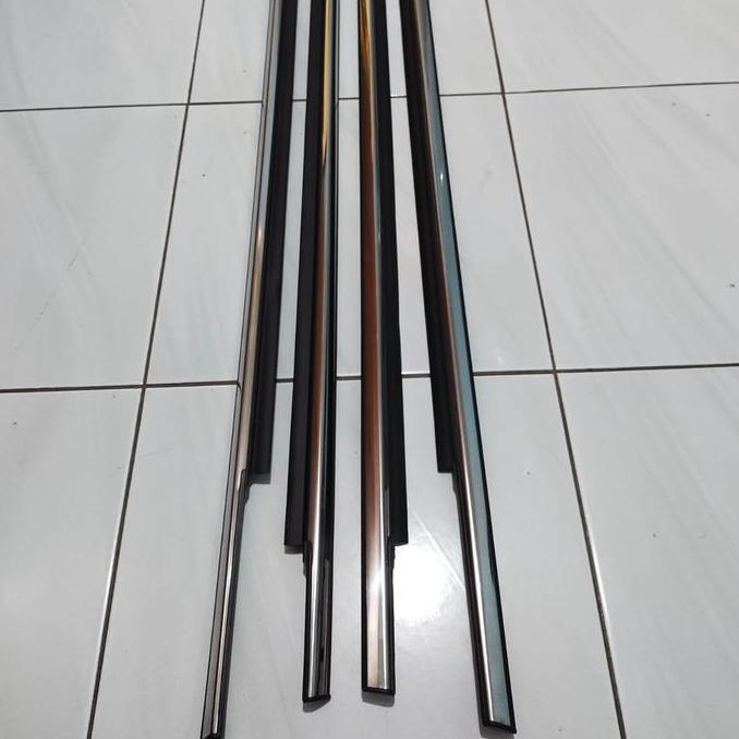 PELIPIT PINTU KARET KACA LUAR CHROME 1 SET 4PCS JENIS MOBIL RUSH TERIOS 2018-2022 ORIGINAL TERBARU