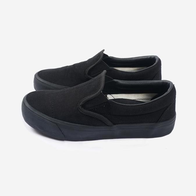 SEPATU HOPE SLIP ON BILLIE BORED