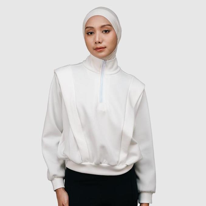 HIA Everywear Nomi Half Zip Sport Sweater Broken White Oversize Fit Olahraga Running Gym Padel Tenni