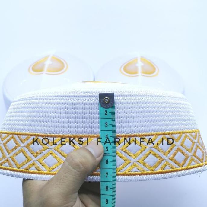 Stile- Peci Bugis Dafak Bugis Songkok Bugis Exclusive Kopiah Putih Emas