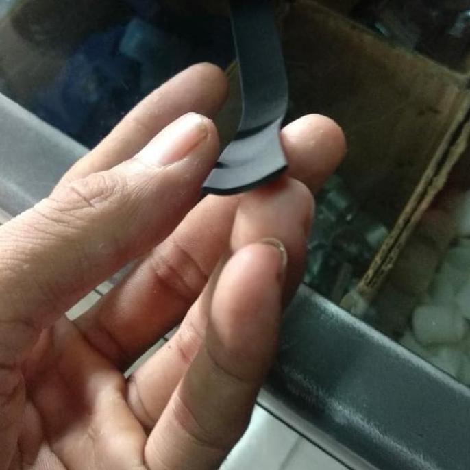 karet plint aluminium hitam 6meter