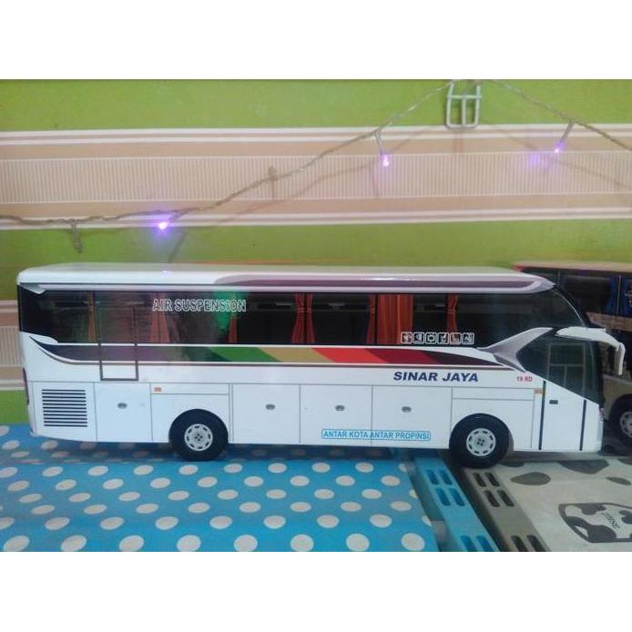 Miniatur bus Sinar jaya bis