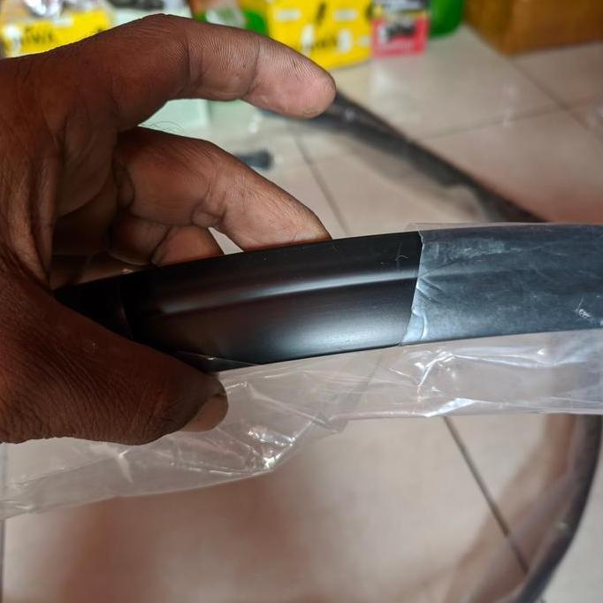 karet atap + karet kaca depan atas starlet kotak