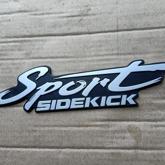 Emblem Sport Sidekick / Emblem Suzuki Sidekick