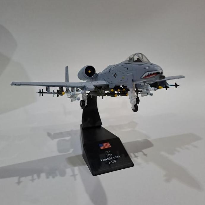 diecast pesawat tempur A-10 Thunderbolt II