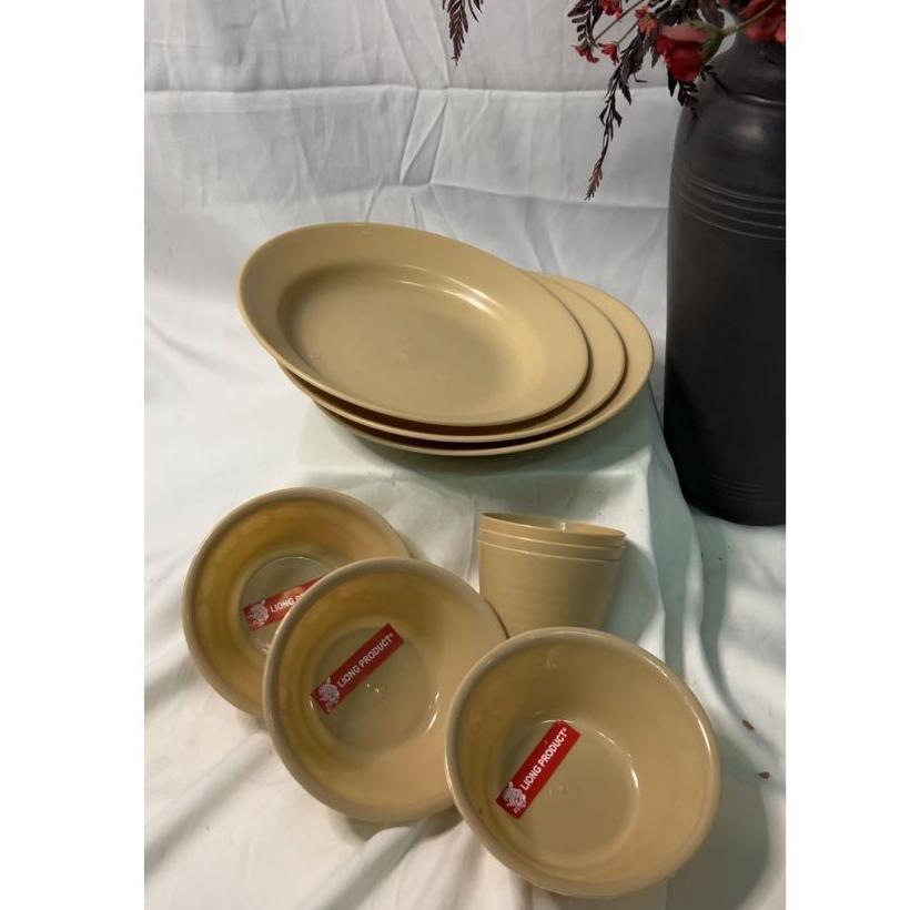 Premium ( 9 Pcs ) Set Piring Mangkok Gelas Plastik / Piring Set Mangkok Gelas Cream
