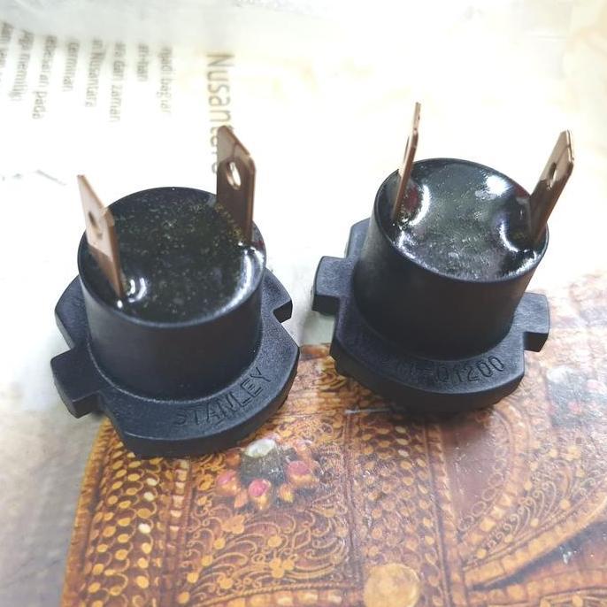 rahmutomo / Soket Lampu H7 Asli Mitsubishi Galant V6 24 Hiu Diskon