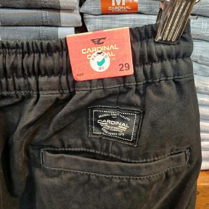 CELANA PENDEK CARDINAL CASUAL REGULER HITAM