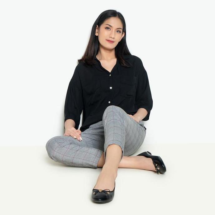 URBAN&CO Belvia Flat Shoes Wanita Kerja Insole Empuk Dan Elegan Buat Formal Dan Casual Hitam - Belvi