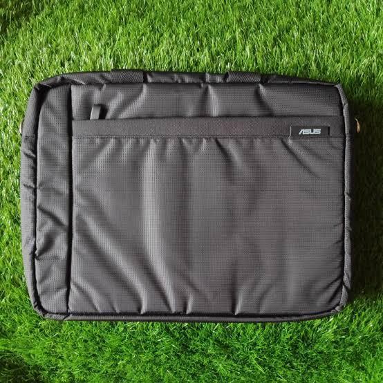 Tas Laptop Asus Slingbag Original Bawaan ini Laptopnya