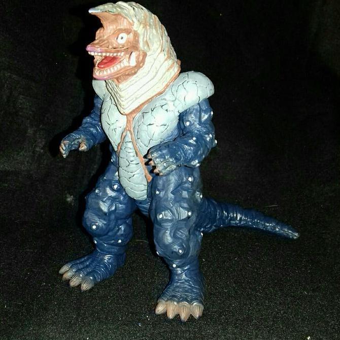Ultra Monster Series 16 Cm Golza by Bandai 1996