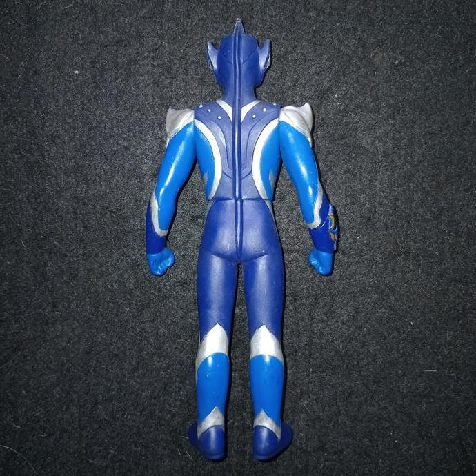 UHS Ultra Hero Series 16 Cm Ultraman Hikari by Bandai