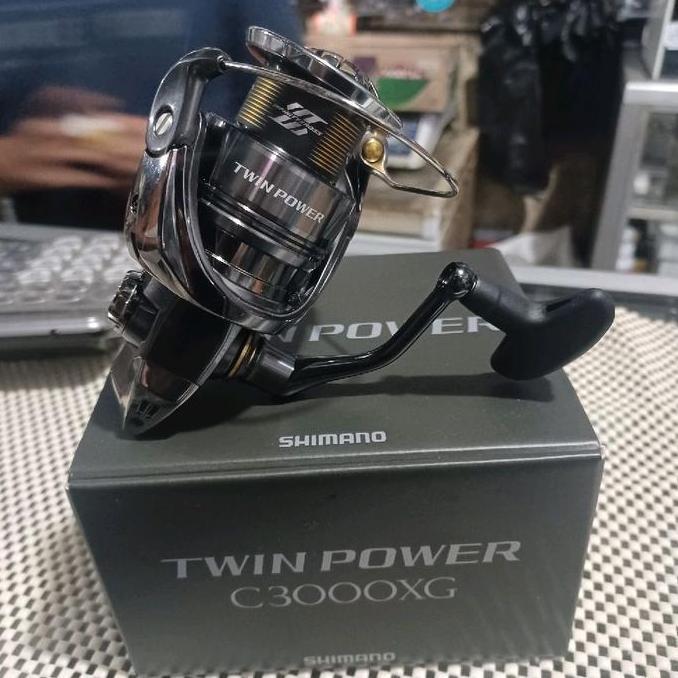 Reel Shimano TWIN POWER C3000XG 2024