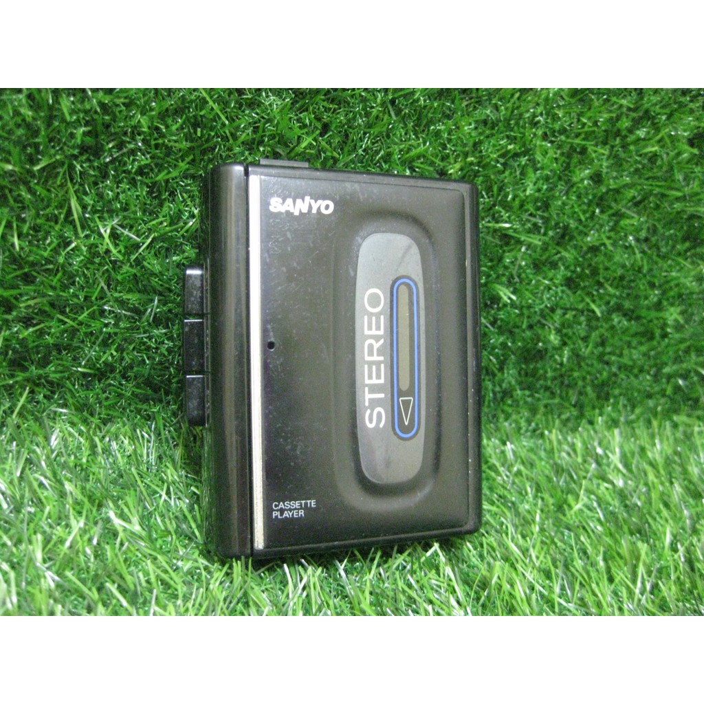Walkman Sanyo MGP-21 pemutar kaset stereo normal siap pakai
