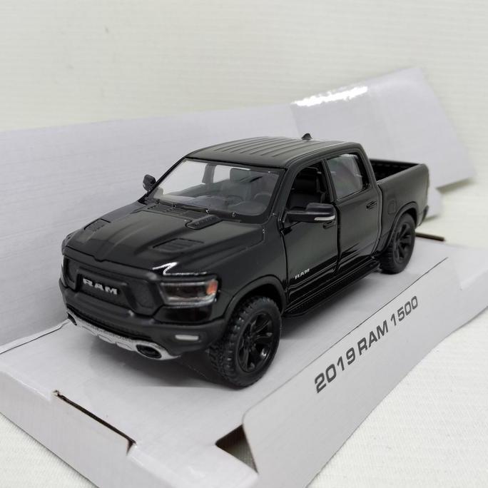 Diecast 2019 Dodge RAM 1500 Kinsmart 1:46