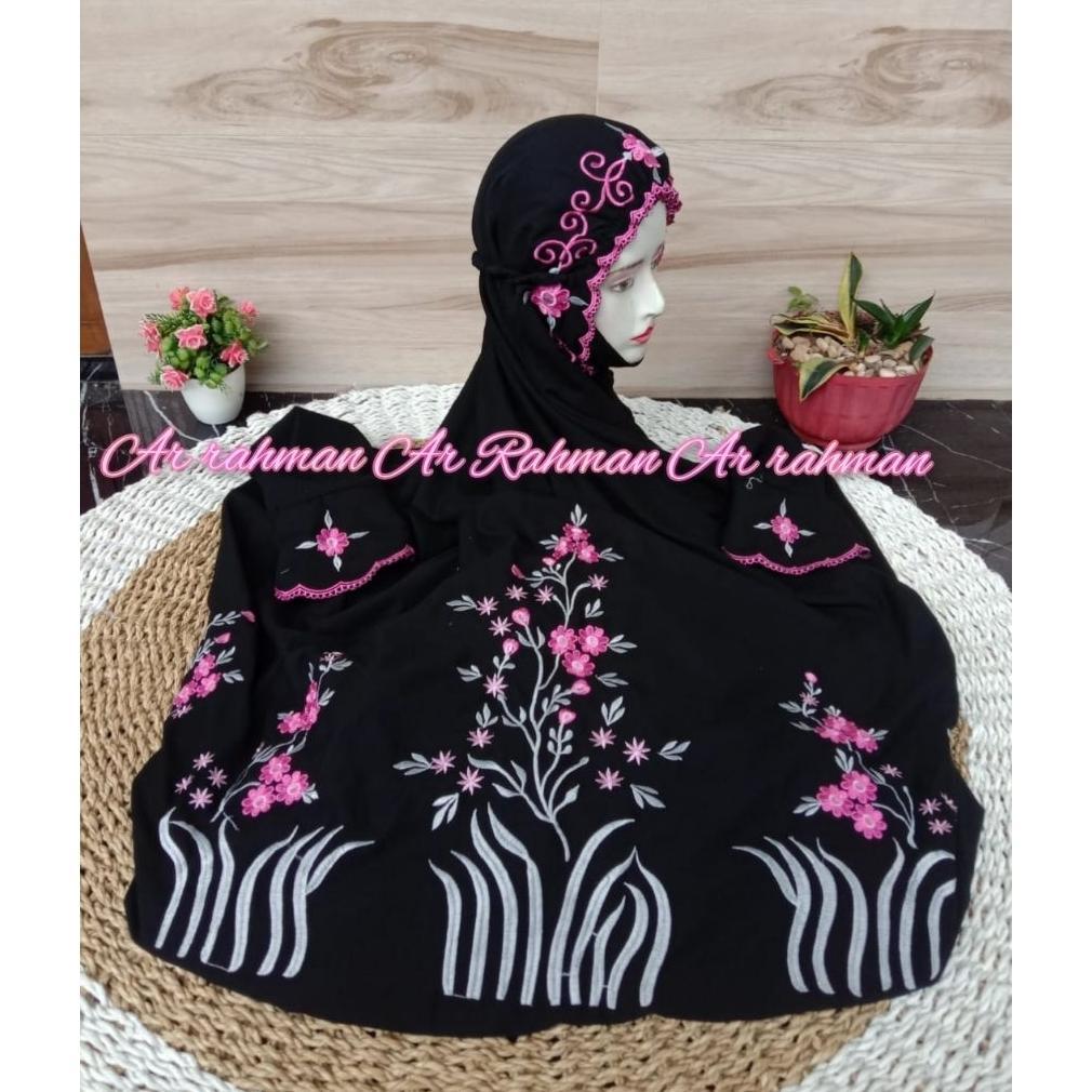 READY STOCK MUKENA TERUSAN KATUN MIKRO DASAR HITAM MOTIF BUNGA ILALANG