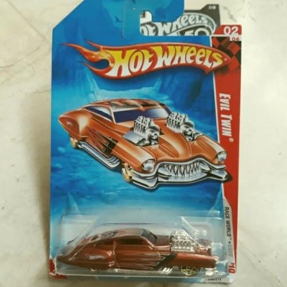 hotwheels evil twin race