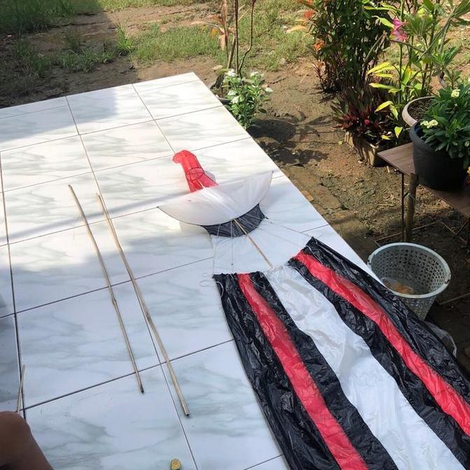 Layangan janggan khas Bali ekor 10 meter full fiber