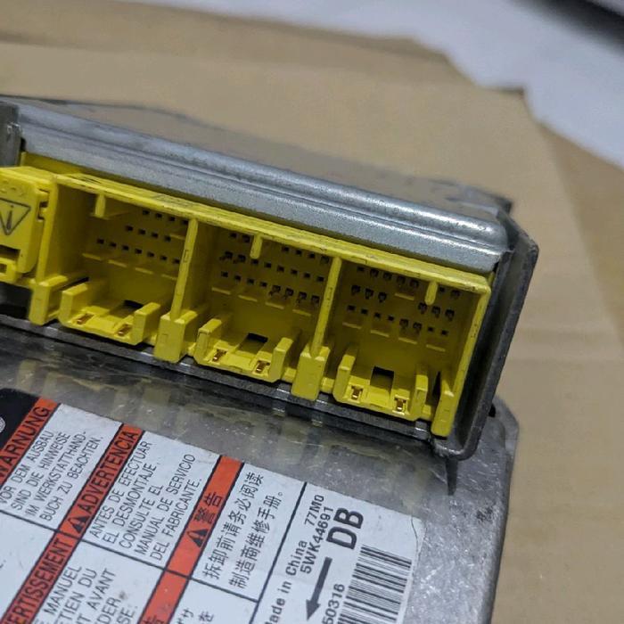 Modul Airbag Srs Suzuki Ertiga Db,Dc 38910-77M00 Original Original Dan Terpercaya