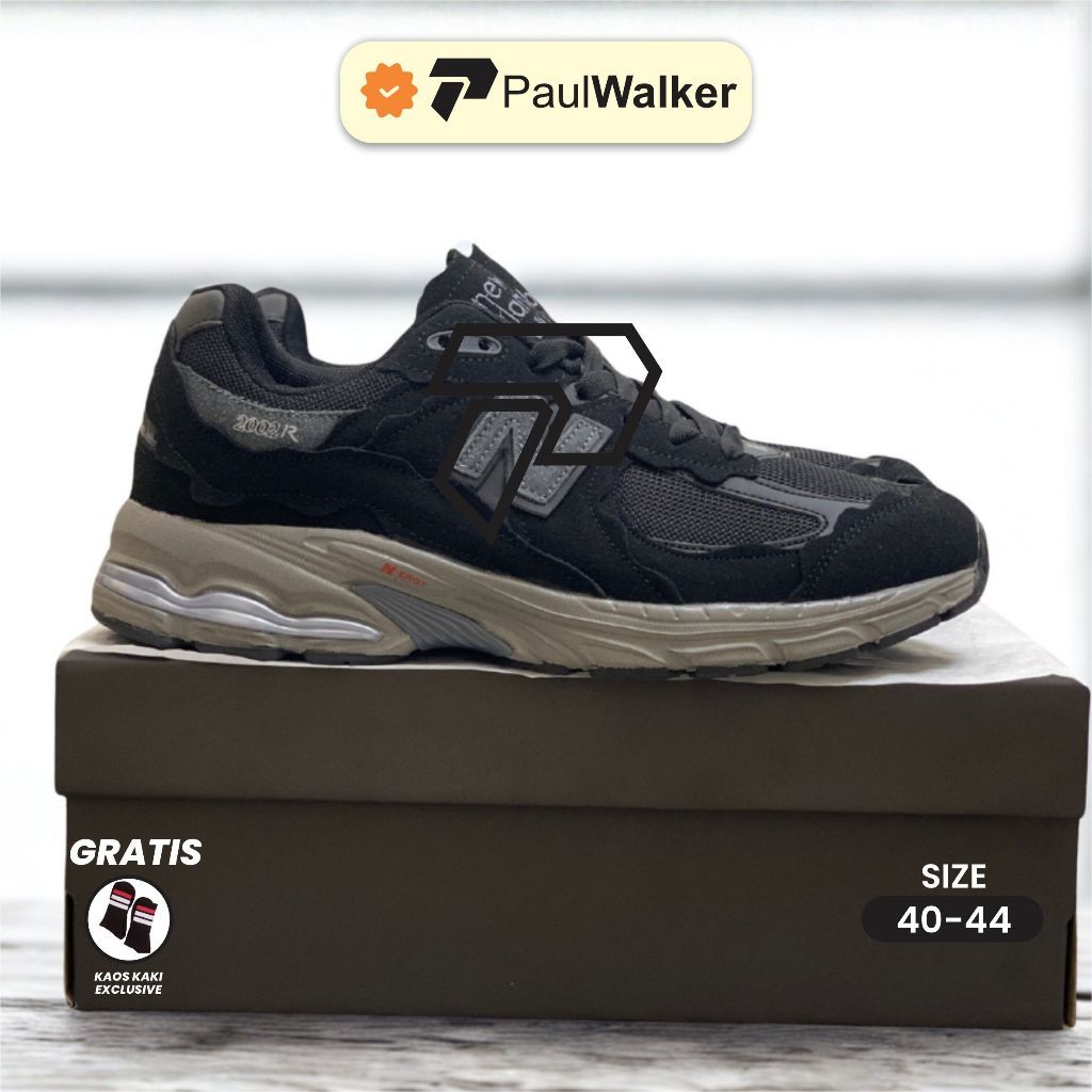 SEPATU SNEAKERS 2002r BLACK GREY