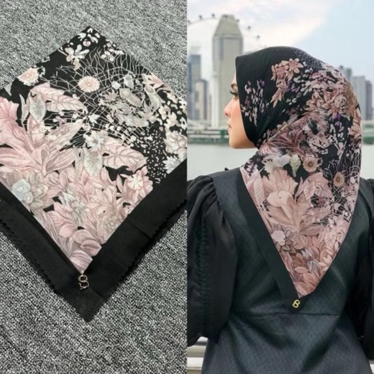 Hijab Segiempat Motif Buttonscraves Logo Pin B Kw
