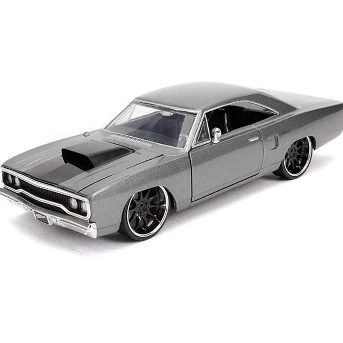 JADA Fast & Furious 1:24 Diecast Alloy Car Dom's Plymouth Chevy IMPALA GTR Miniature Koleksi Mainan 