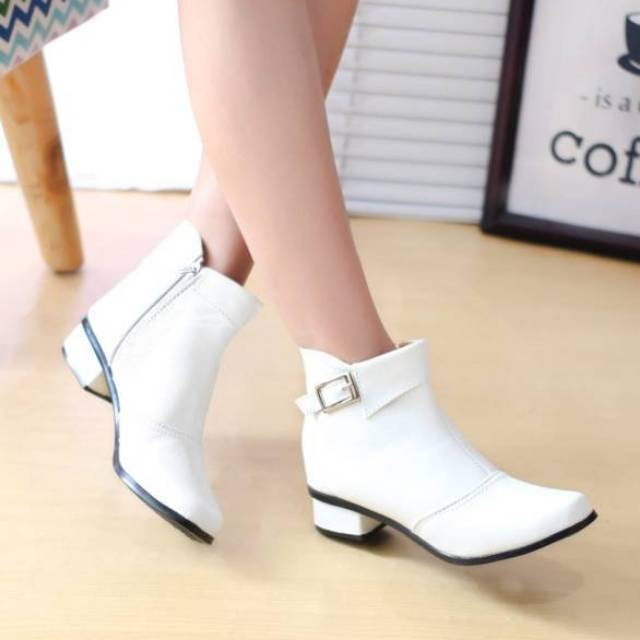 Boots Wanita PTK 01 Heels 3cm Nyaman Kerja Santai