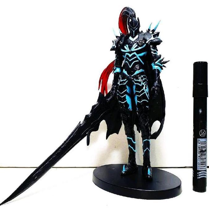 Mainan action figure Igris the Bloodred, a loyal shadow soldier.    21cm PVC action figure of the ch