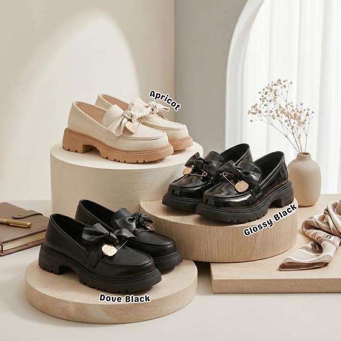 SOVELLA Rose Sepatu Wanita Loafers Korean Style Karet Shoes