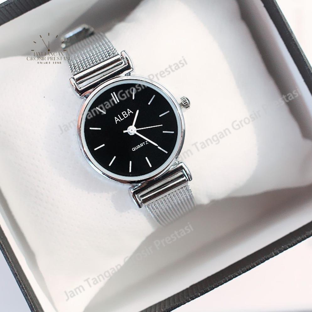 Terbaru Jam Tangan Stainless Steel Gaya Untuk Wanita Analog / Jam Tangan Stainless Steel Kecil Analo