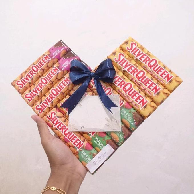 PROMO SNACK LOVE PARCEL HAMPERS HADIAH COKLAT LOVE VALENTINE VIRAL - SILVERQUEEN LOVE PACAR ULTAH WI