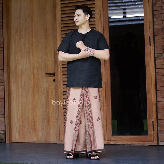 Bayleaf.id X Milzam Sarung Tenun Gapuro Series