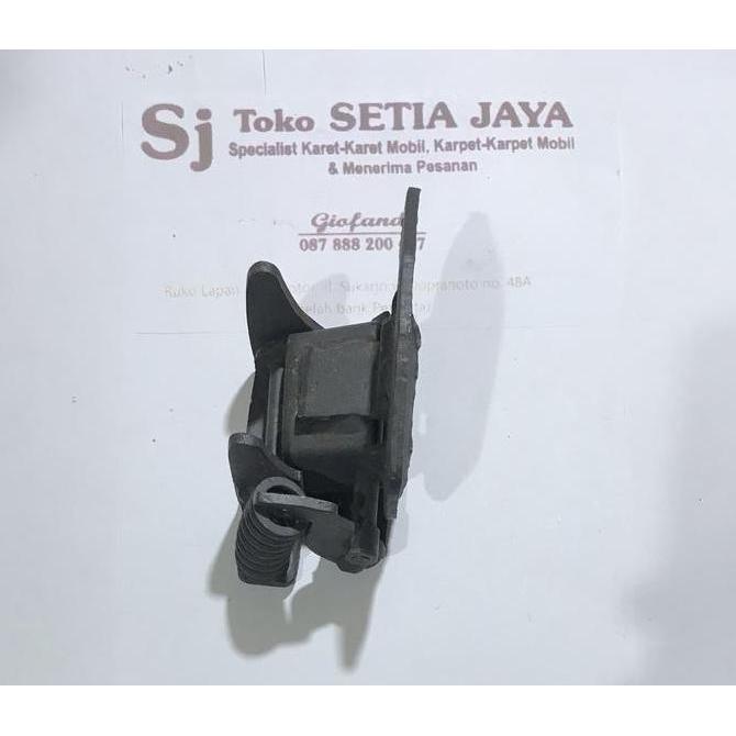 KARET KACA DEPAN MOBIL ENGSEL PINTU DEPAN BAWAH KIJANG SUPER GRAND JANTAN ROVER TIDAK MUDAH RETAK AN