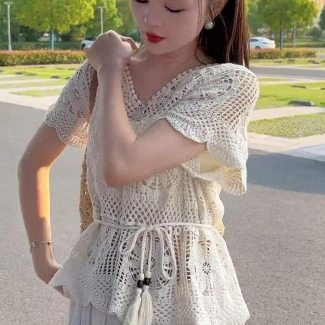 Blouse Rajut Crochet Blouse Rajut Crochet Wanita Model Pinggang Ikat Adem Feminim