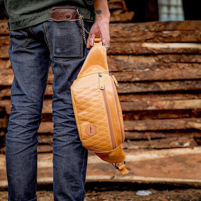 D'RUSSA Kiowa Beast Diamond-Tas Selempang Pria Kulit Sapi Asli