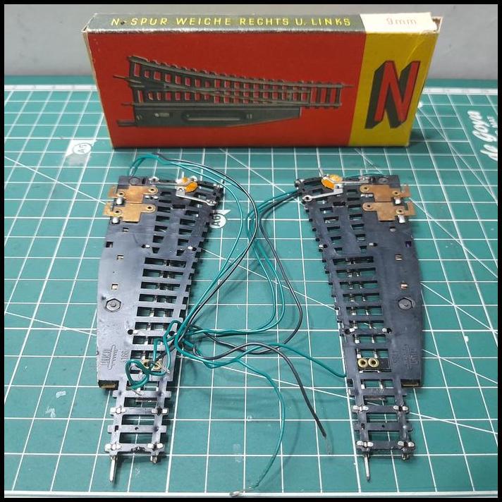 TERLARIS PIKO N GAUGE - SEPASANG WESEL ELEKTRIK KIRI & KANAN (4165&4166) PK19 