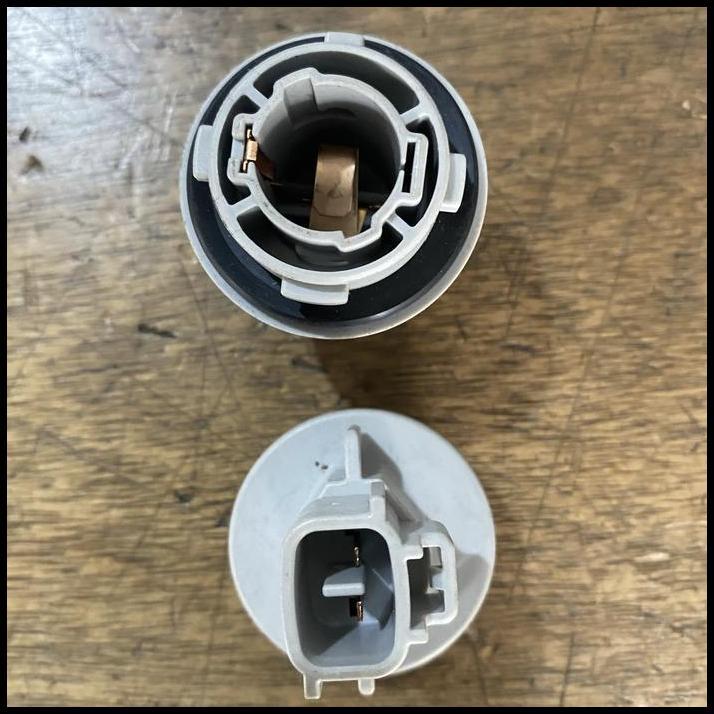TERLARIS SOCKET SOKET LAMPU SEN DEPAN AVANZA XENIA VIOS YARIS 