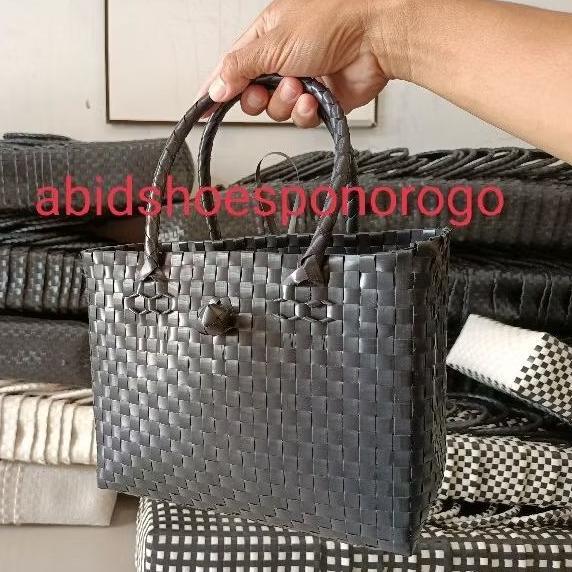 Grosir tas anyaman plastik | tas anyaman hitam polos | tas souvenir hajatan lahiran