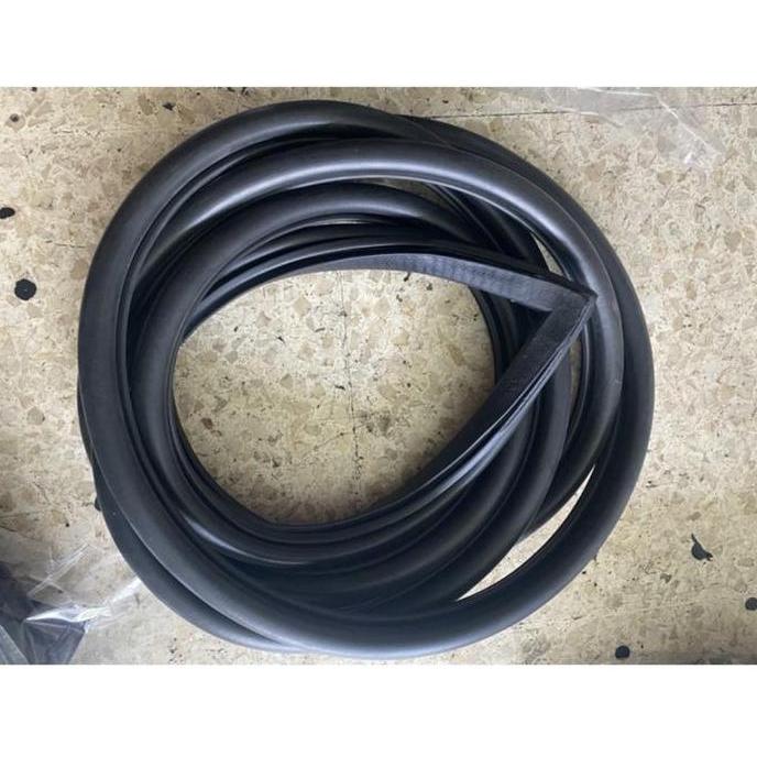 Promo 1pc Karet Pintu Colt T-120 Colt T120 - karet pintu depan Diskon