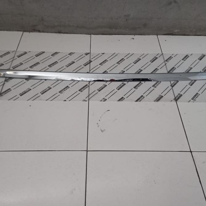 List Chrome Bemper Depan Calya Sigra
