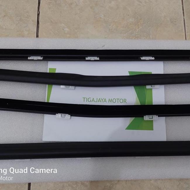 Pelipit Karet Kaca Kaca Honda Brv Mobilio